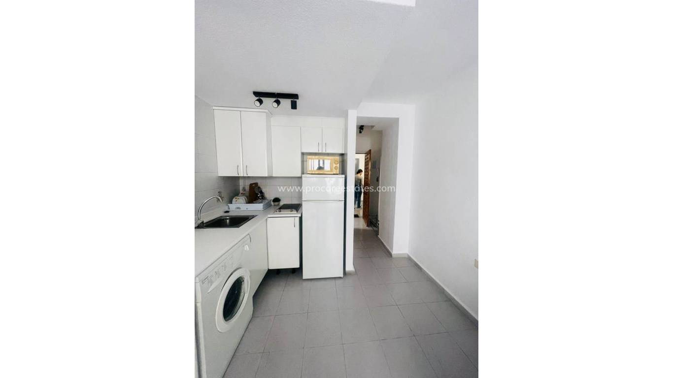 Resale - Apartment - Torrevieja - Acequion