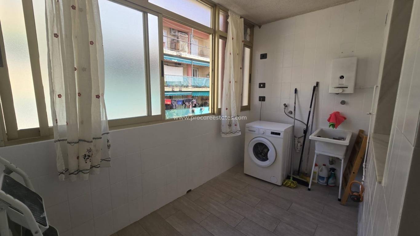 Resale - Apartment - Torrevieja - Acequion