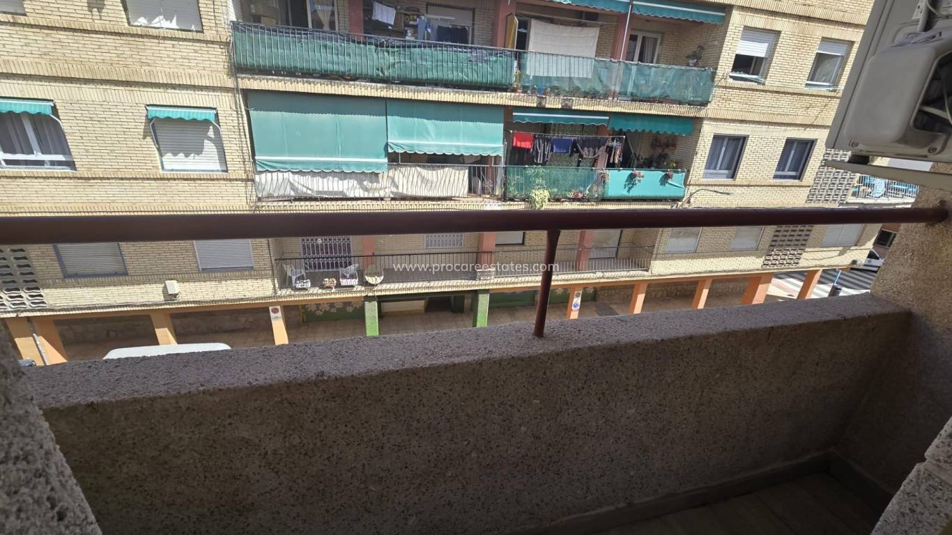 Resale - Apartment - Torrevieja - Acequion