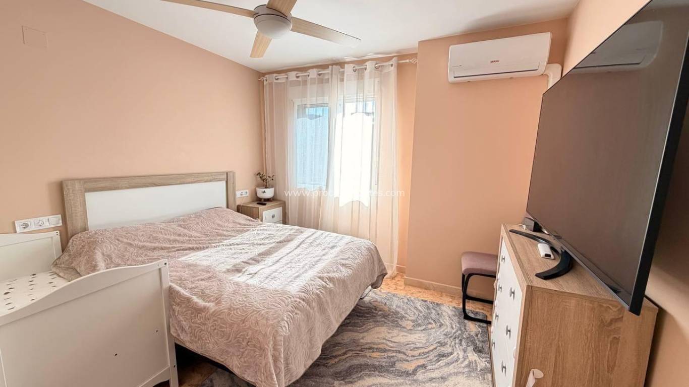Resale - Apartment - Torrevieja - Acequion