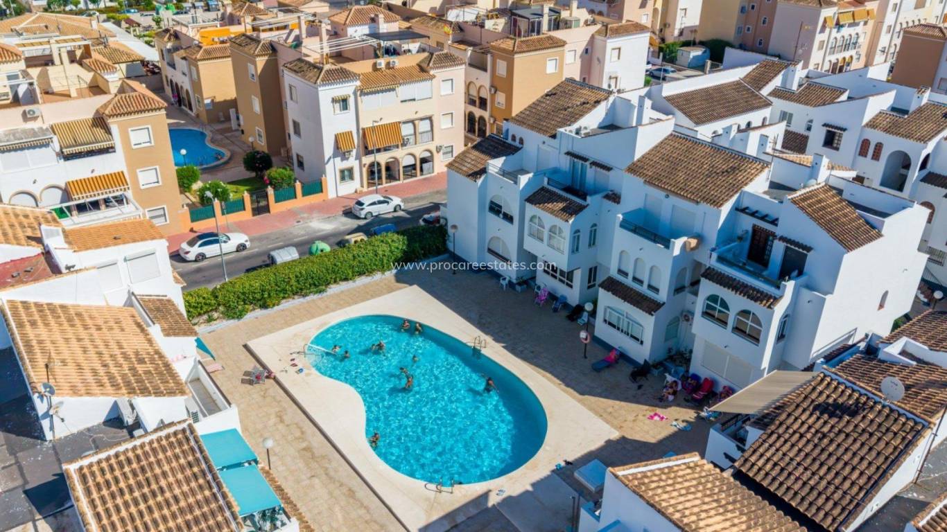 Resale - Apartment - Torrevieja - Acequion