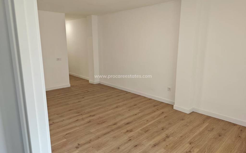Resale - Apartment - Torrevieja - Acequion