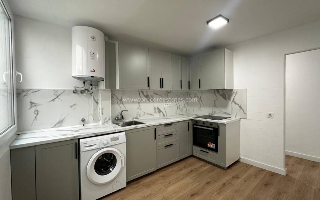 Resale - Apartment - Torrevieja - Acequion