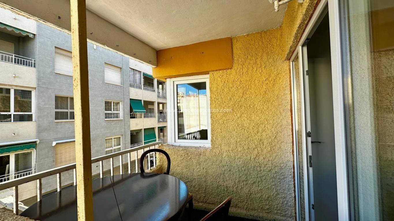 Resale - Apartment - Torrevieja - Acequion