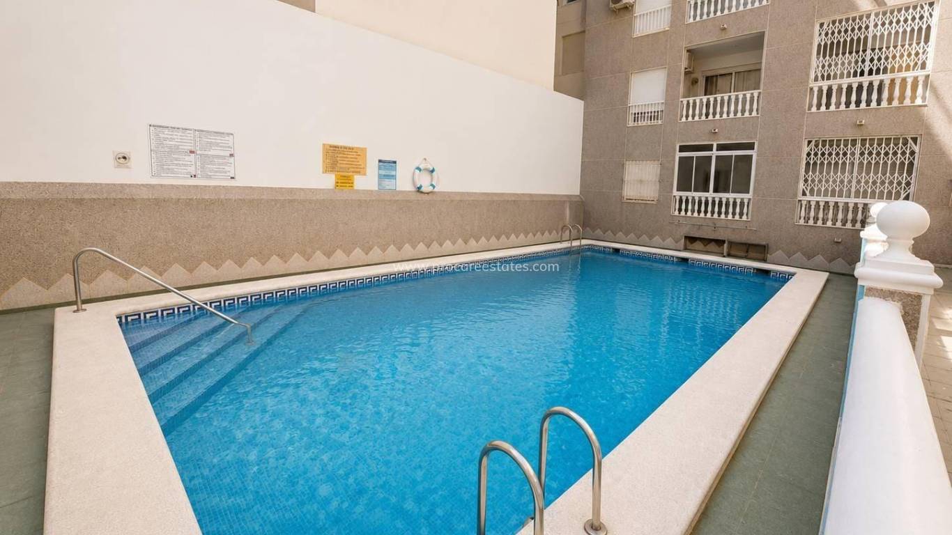 Resale - Apartment - Torrevieja - Acequion