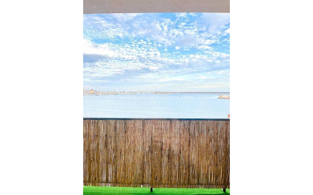 Resale - Apartment - Torrevieja - Acequion