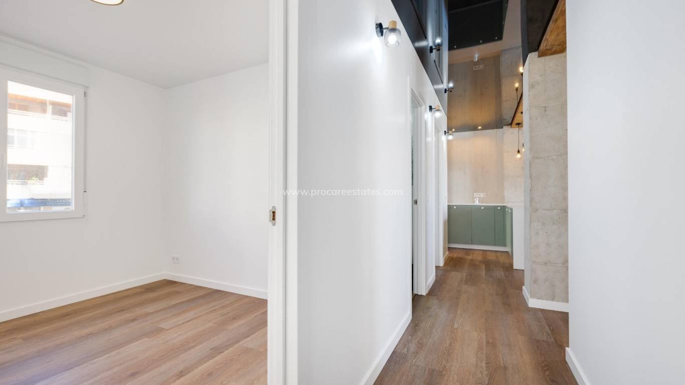Resale - Apartment - Torrevieja - Acequion