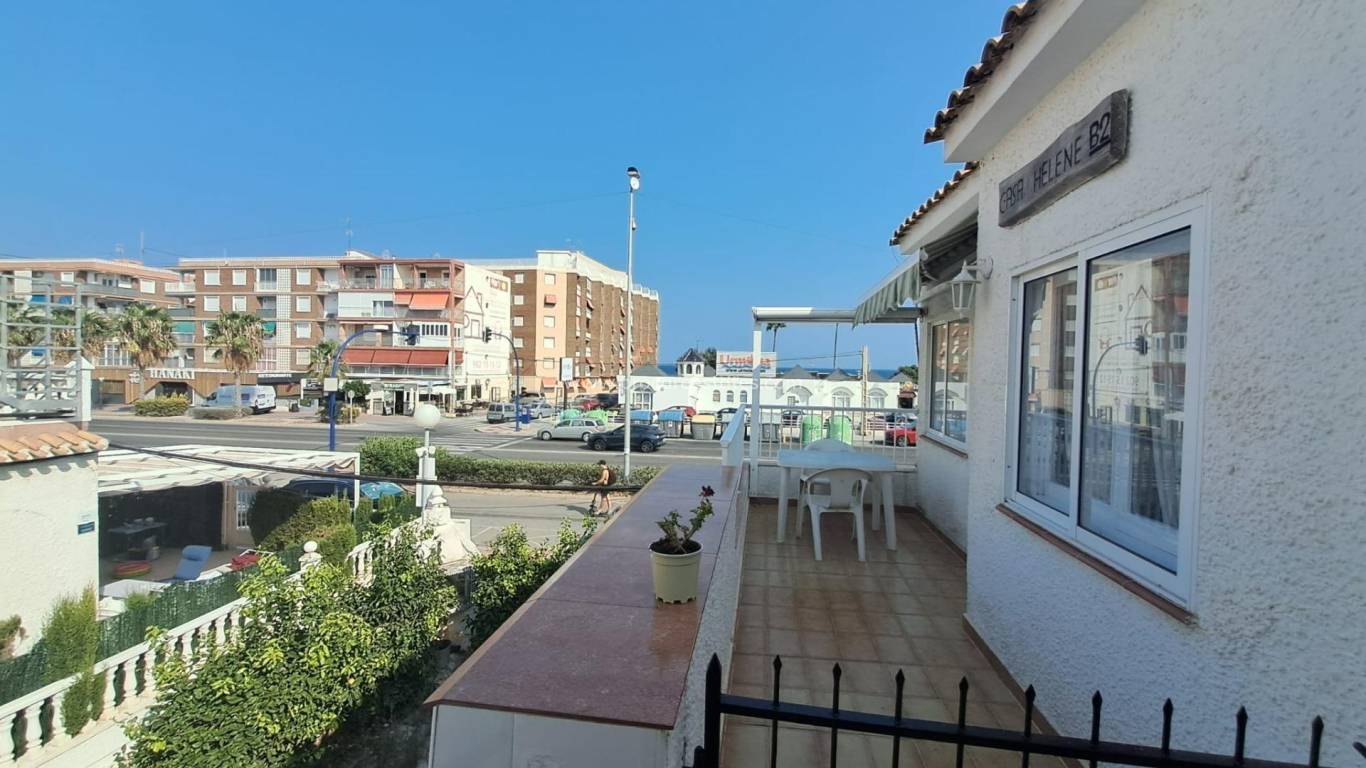 Resale - Apartment - Torrevieja - Acequion
