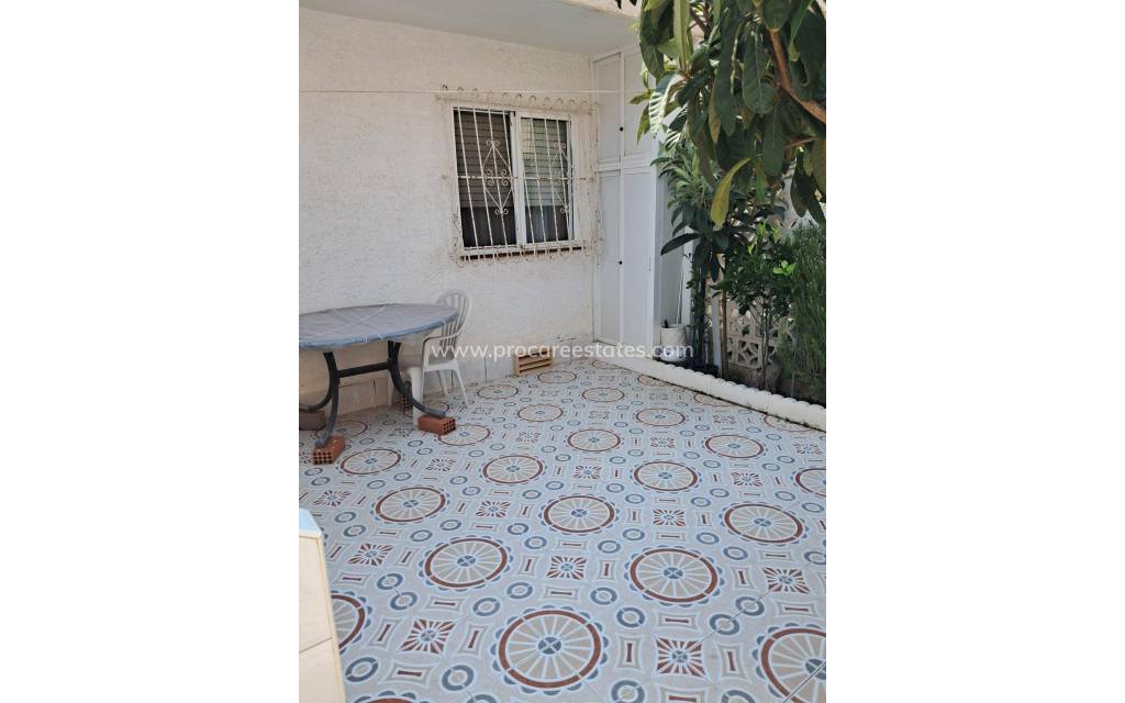 Resale - Apartment - Torrevieja - Acequion