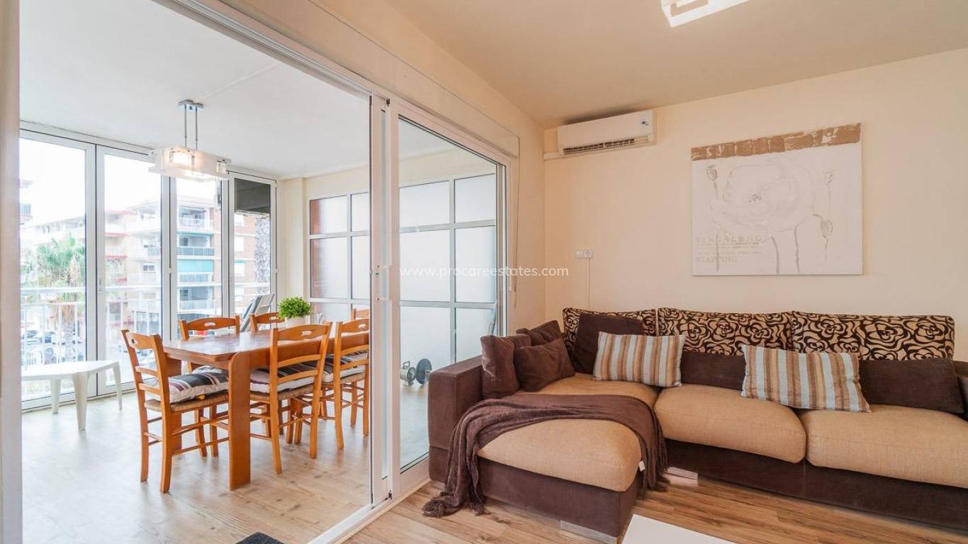 Resale - Apartment - Torrevieja - Acequion