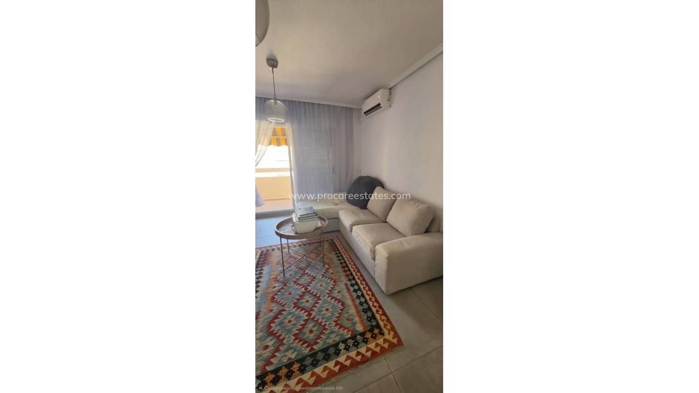Resale - Apartment - Torrevieja - Acequion