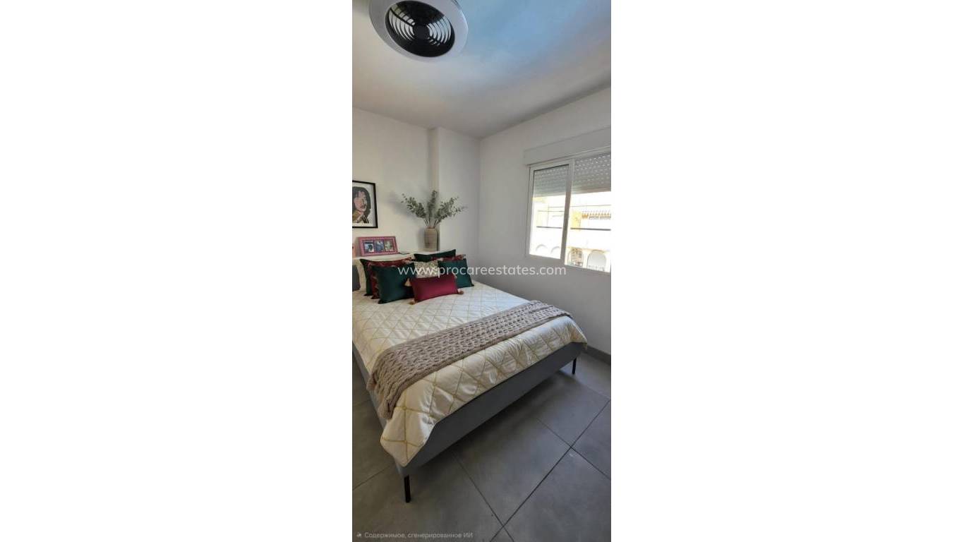 Resale - Apartment - Torrevieja - Acequion