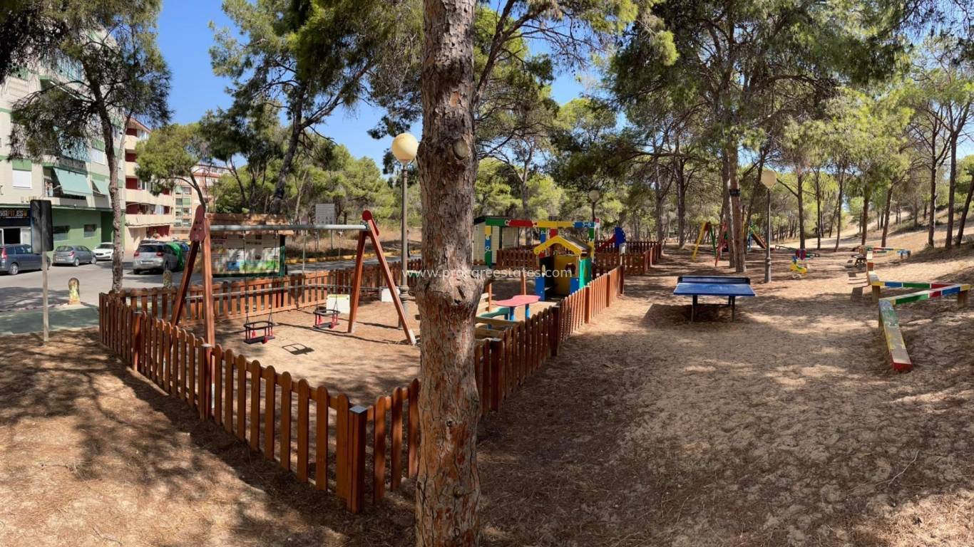 Resale - Apartment - Torrevieja - Acequion