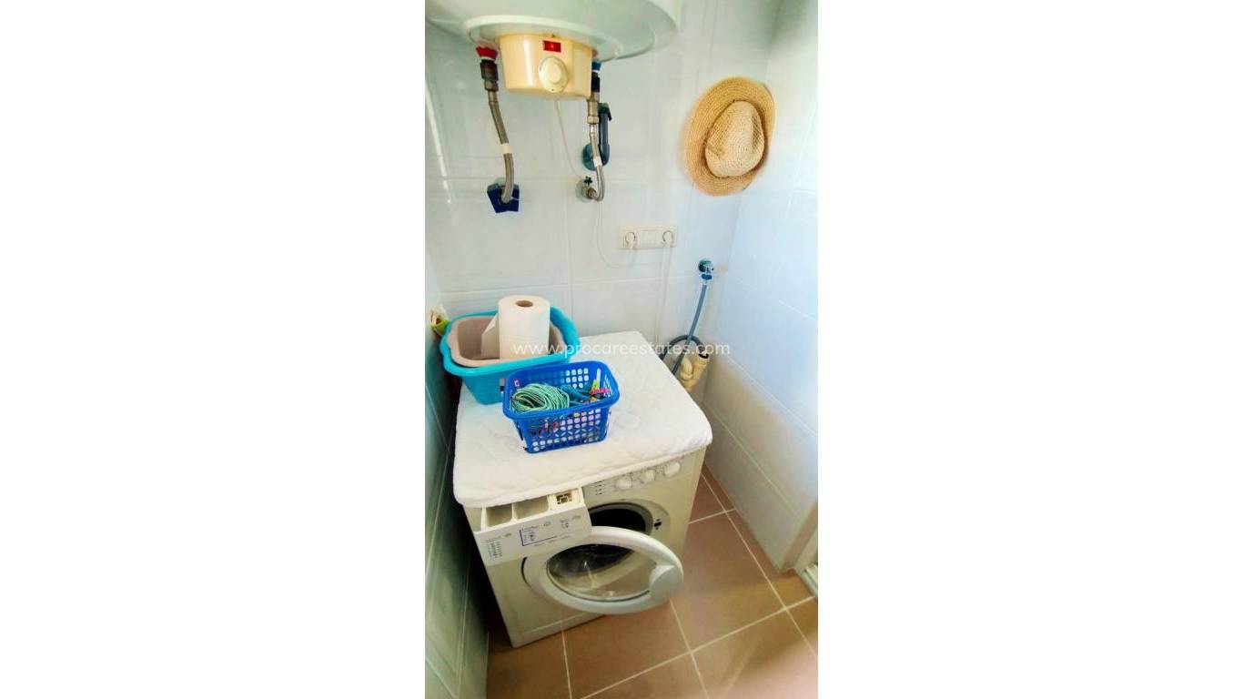 Resale - Apartment - Torrevieja - Acequion