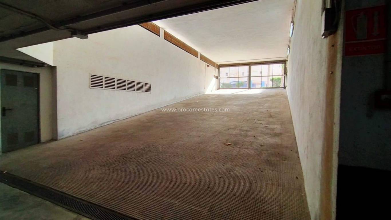 Resale - Apartment - Torrevieja - Acequion