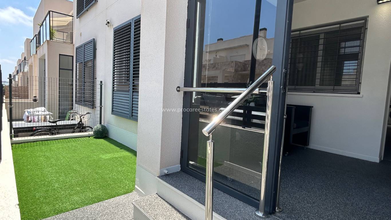 Resale - Apartment - Torrevieja - Aguas Nuevas