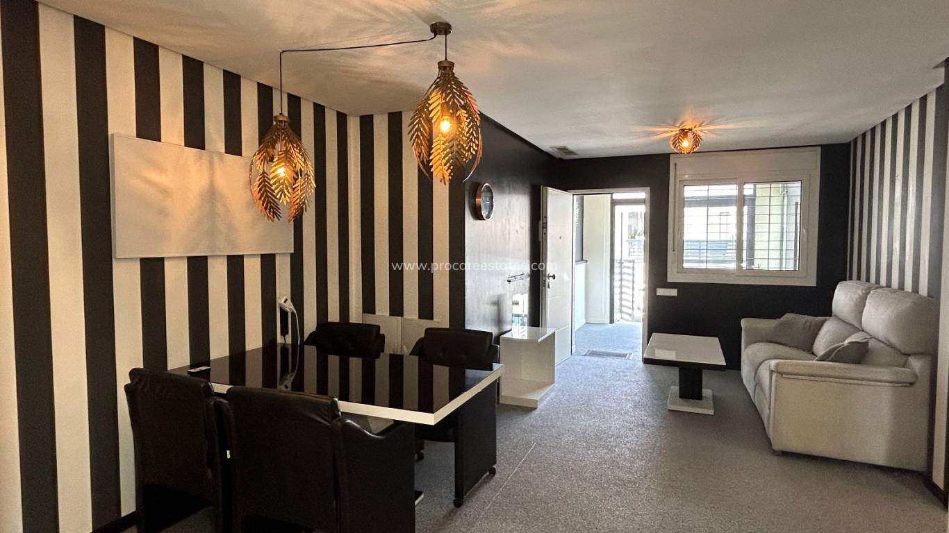 Resale - Apartment - Torrevieja - Aguas Nuevas