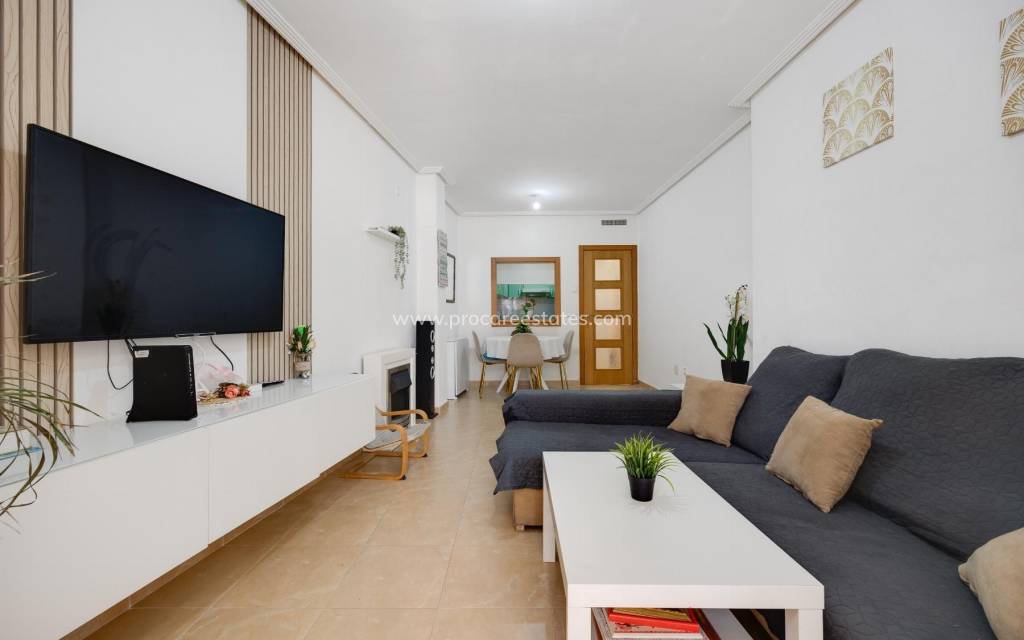 Resale - Apartment - Torrevieja - Aguas Nuevas