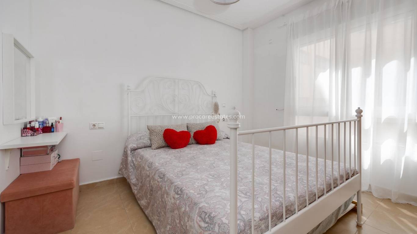 Resale - Apartment - Torrevieja - Aguas Nuevas