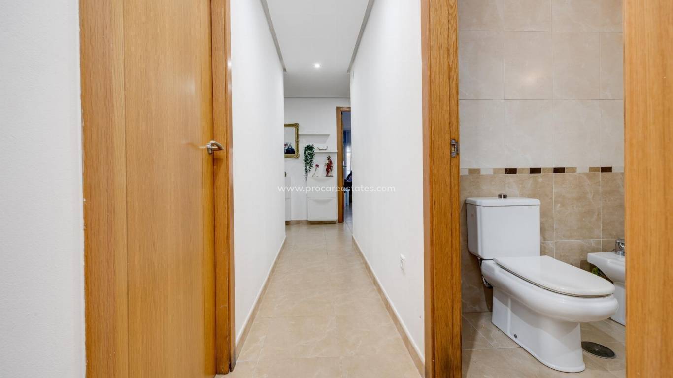 Resale - Apartment - Torrevieja - Aguas Nuevas