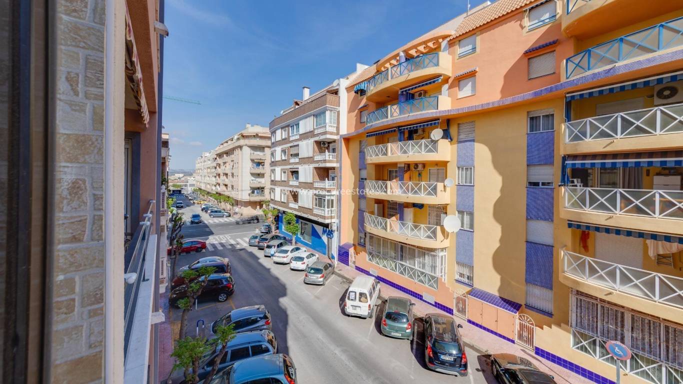 Resale - Apartment - Torrevieja - Aguas Nuevas