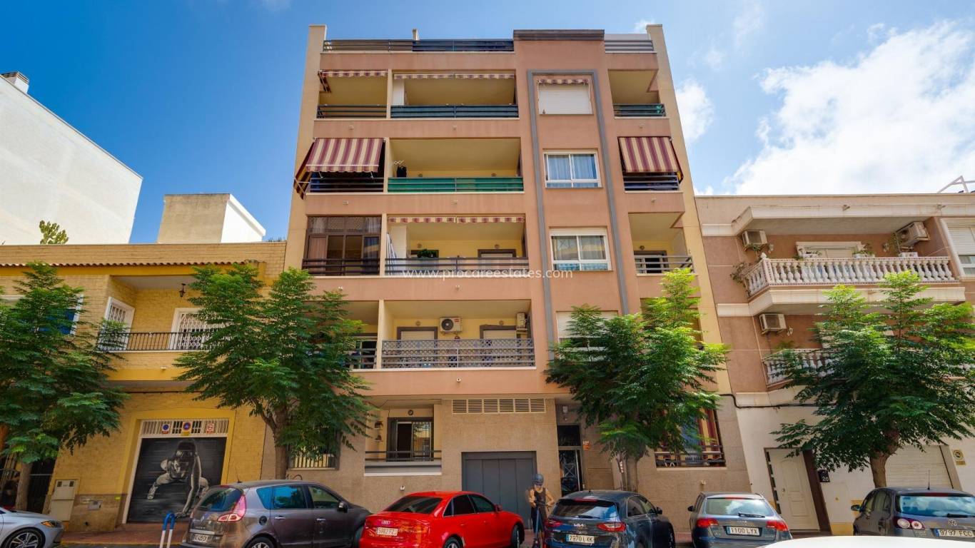 Resale - Apartment - Torrevieja - Aguas Nuevas