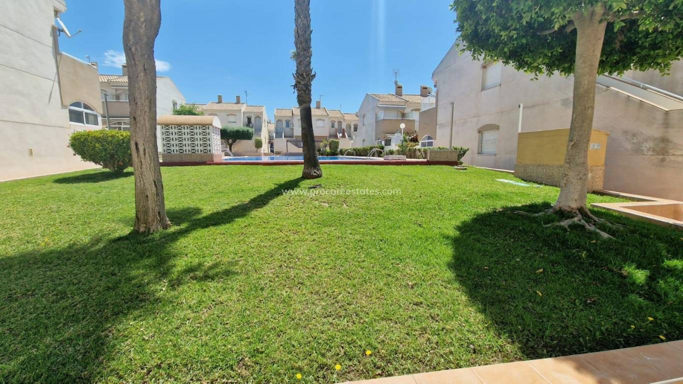 Resale - Apartment - Torrevieja - Aguas Nuevas