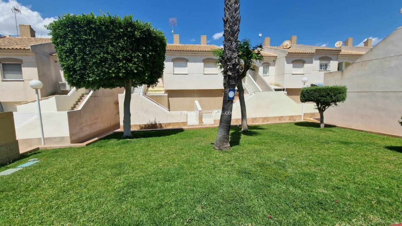 Resale - Apartment - Torrevieja - Aguas Nuevas