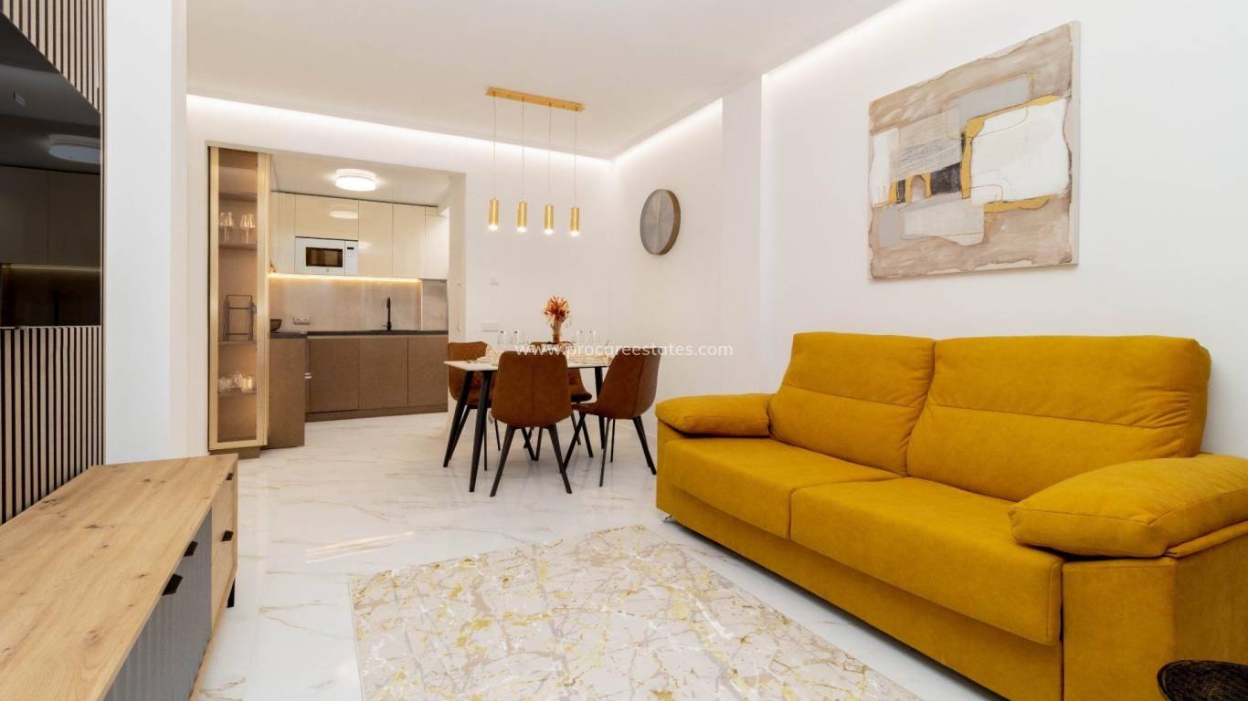 Resale - Apartment - Torrevieja - Aguas Nuevas