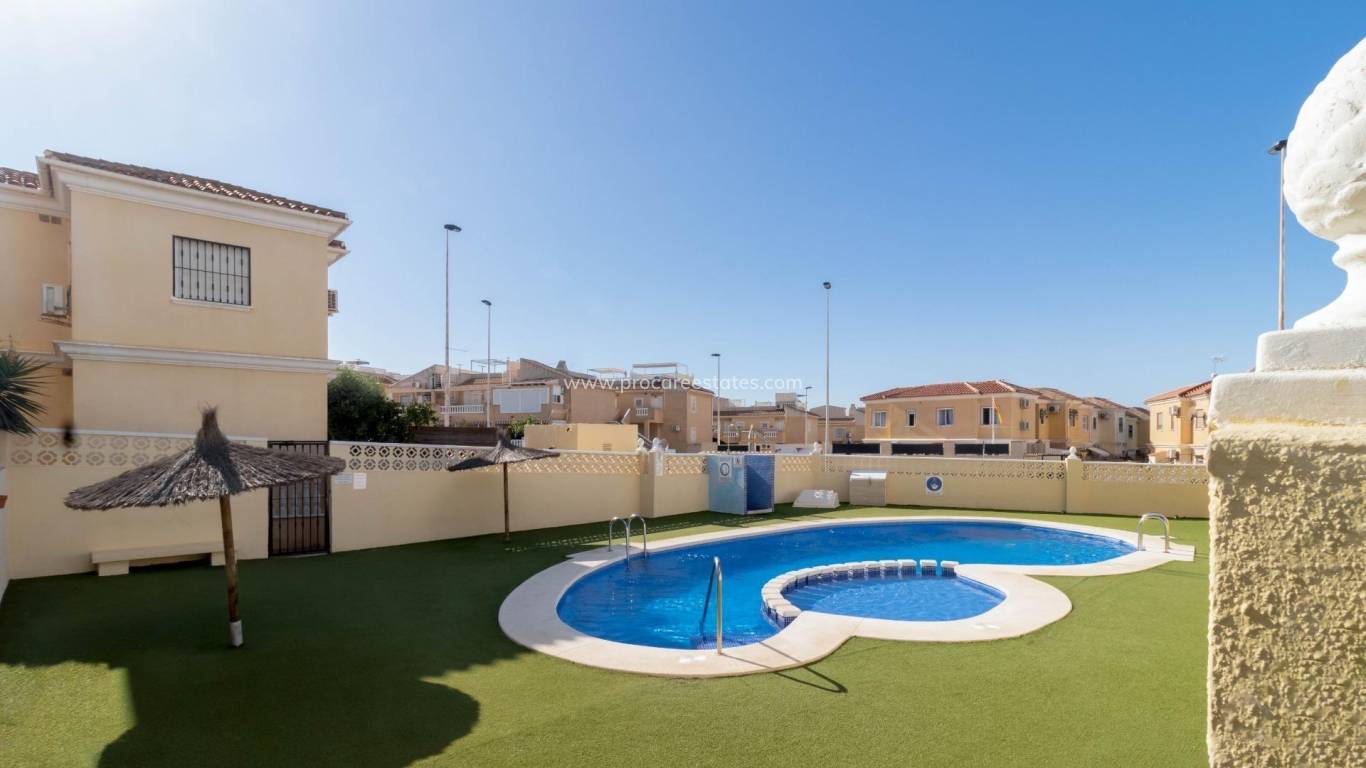 Resale - Apartment - Torrevieja - Aguas Nuevas