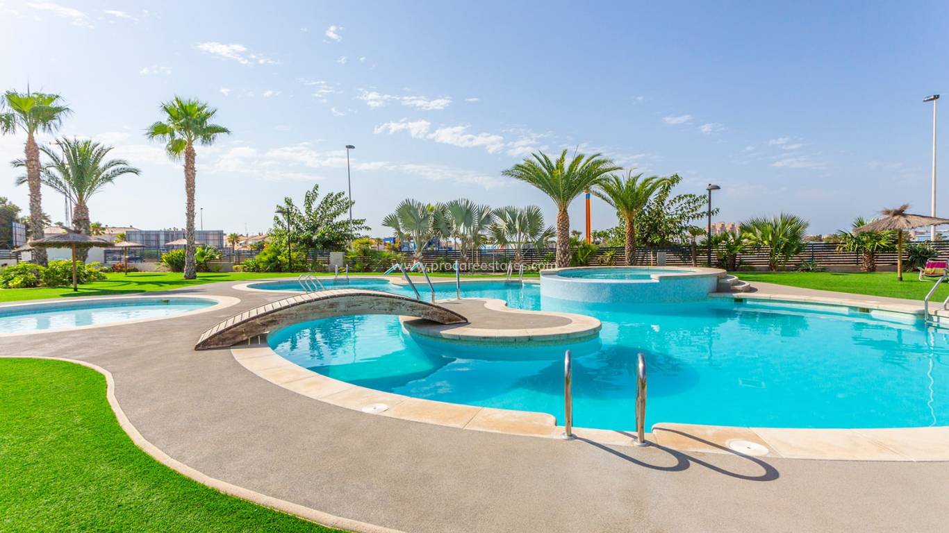 Resale - Apartment - Torrevieja - Aguas Nuevas