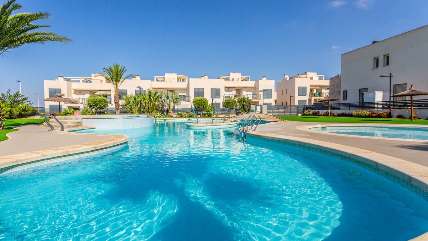 Resale - Apartment - Torrevieja - Aguas Nuevas