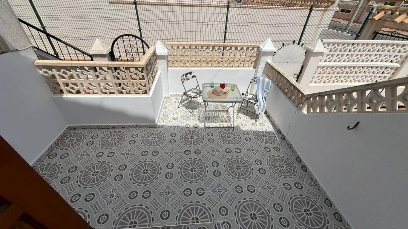 Resale - Apartment - Torrevieja - Aguas Nuevas