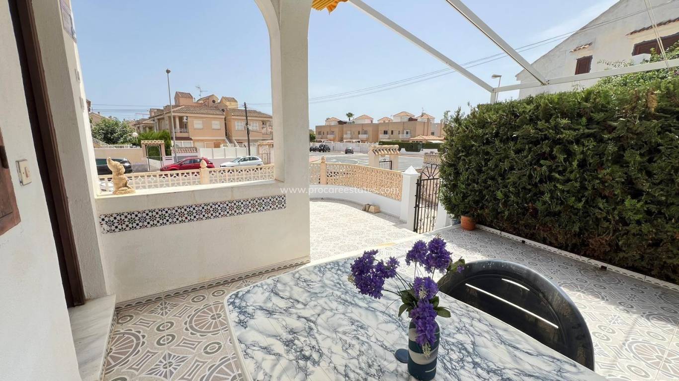 Resale - Apartment - Torrevieja - Aguas Nuevas