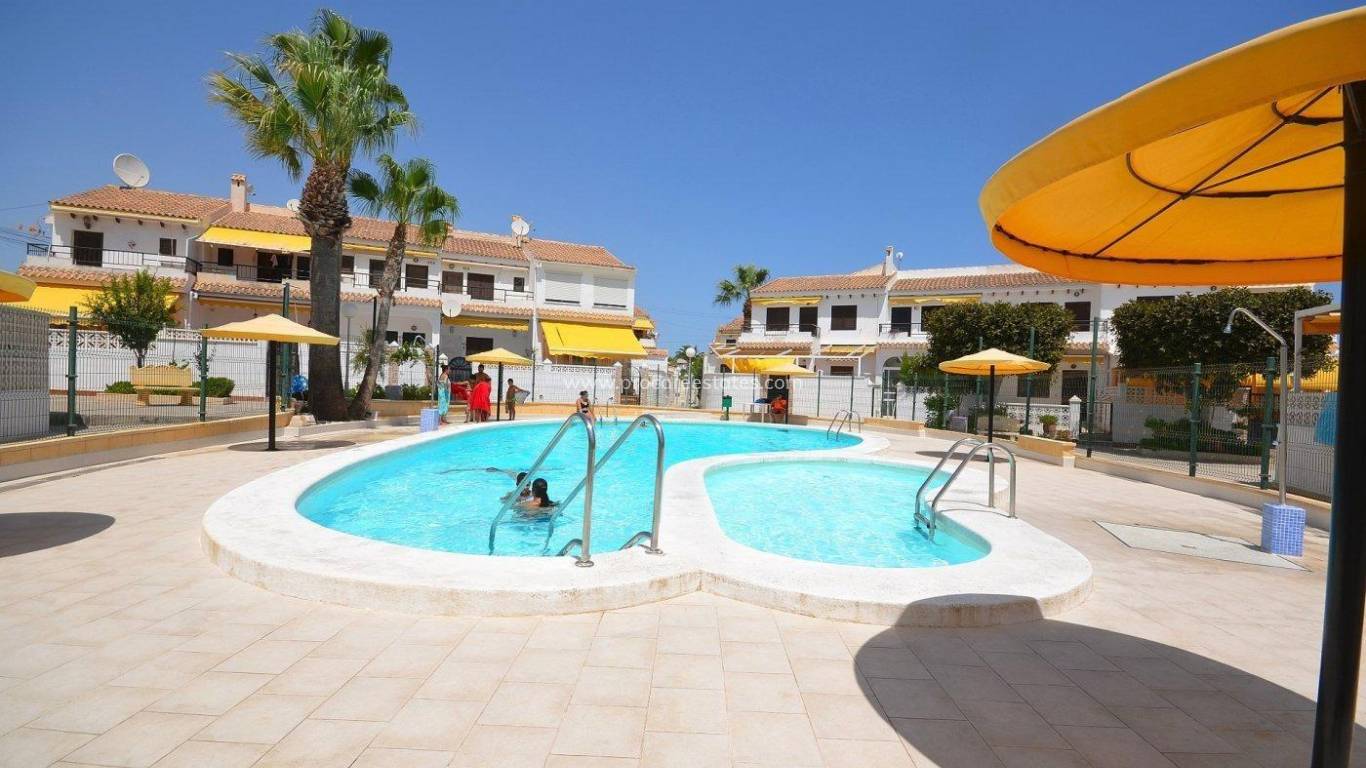 Resale - Apartment - Torrevieja - Aguas Nuevas