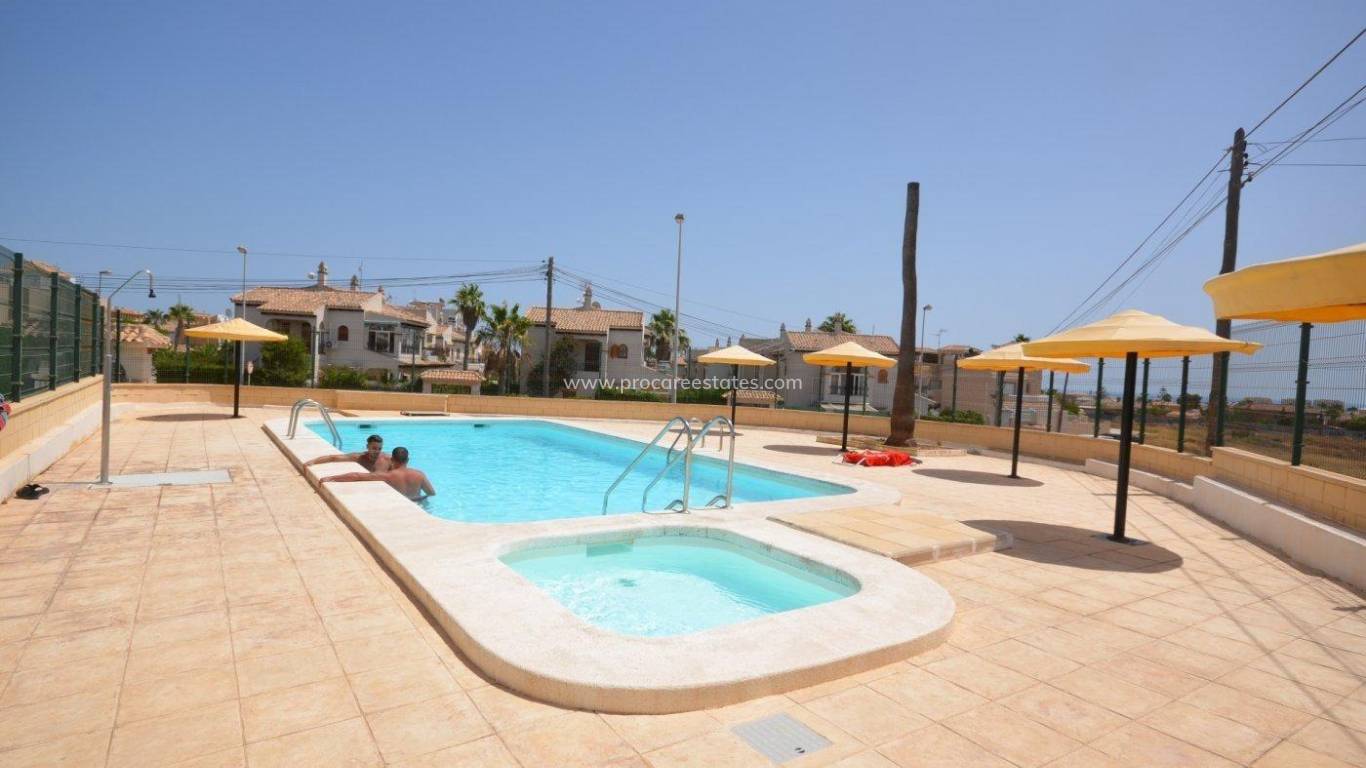 Resale - Apartment - Torrevieja - Aguas Nuevas