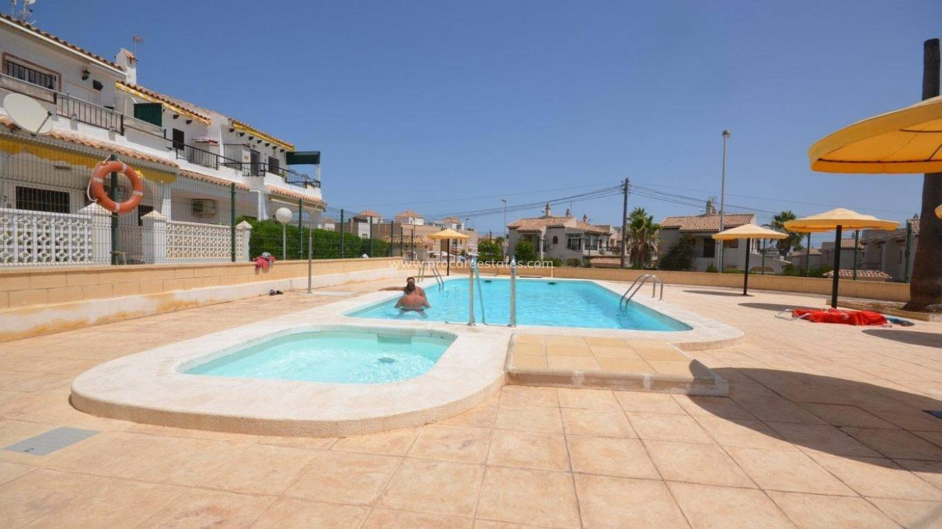 Resale - Apartment - Torrevieja - Aguas Nuevas