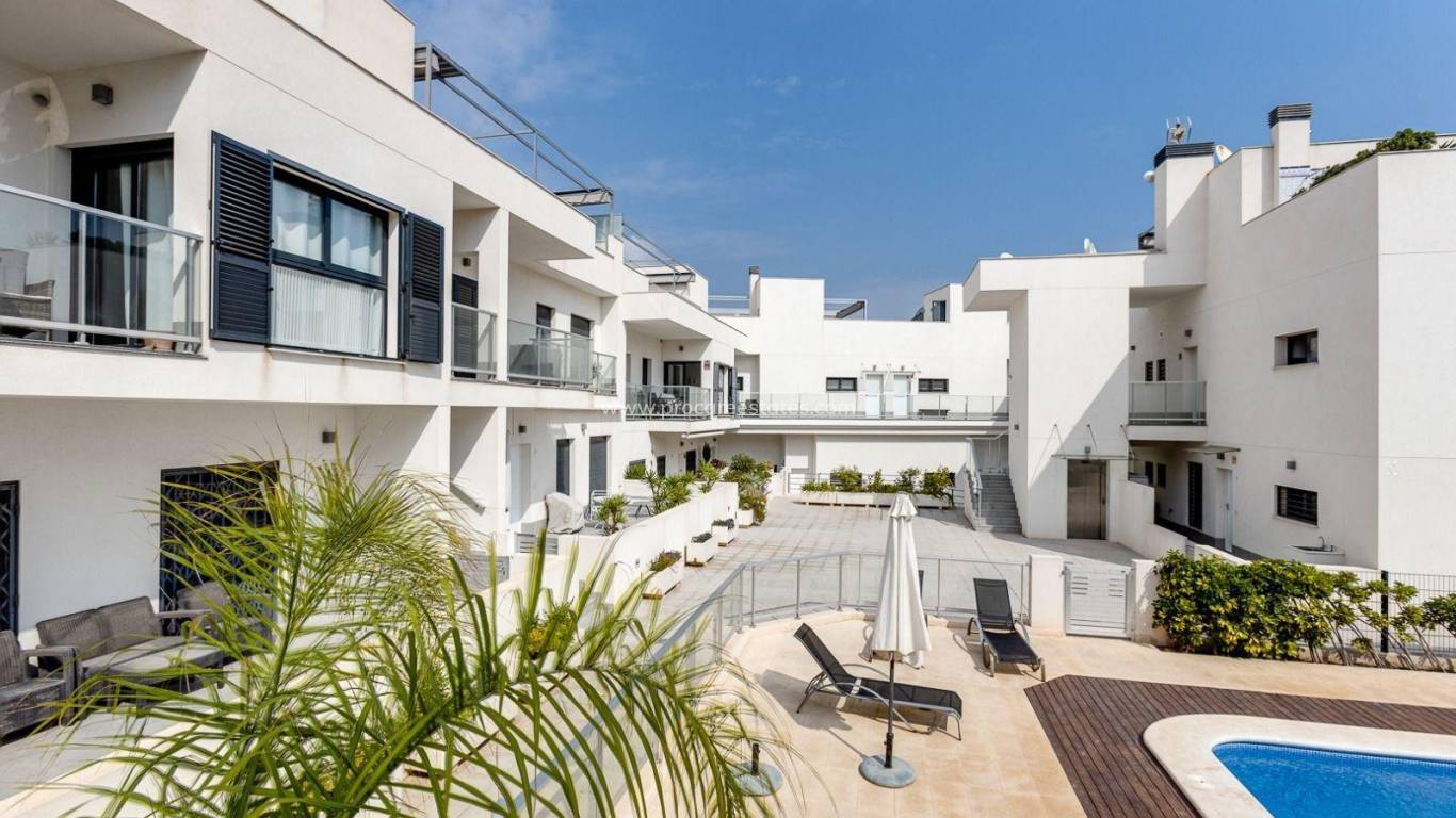 Resale - Apartment - Torrevieja - Aguas Nuevas