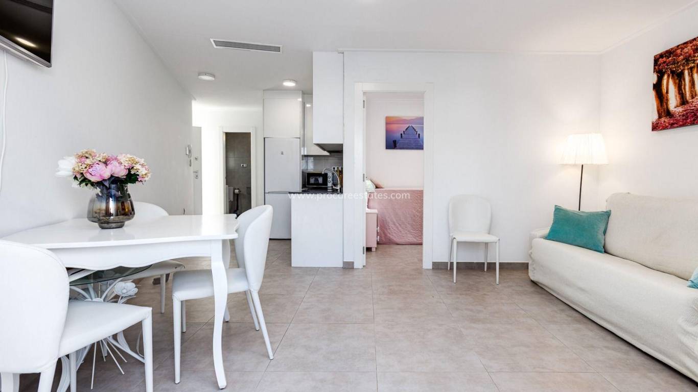 Resale - Apartment - Torrevieja - Aguas Nuevas