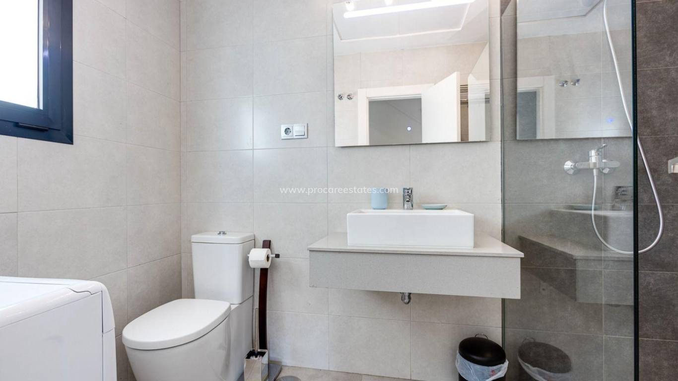 Resale - Apartment - Torrevieja - Aguas Nuevas