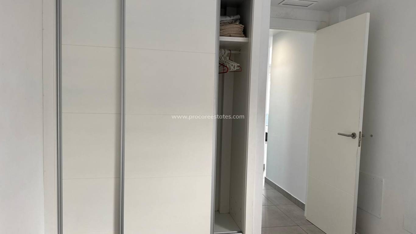 Resale - Apartment - Torrevieja - Aguas Nuevas