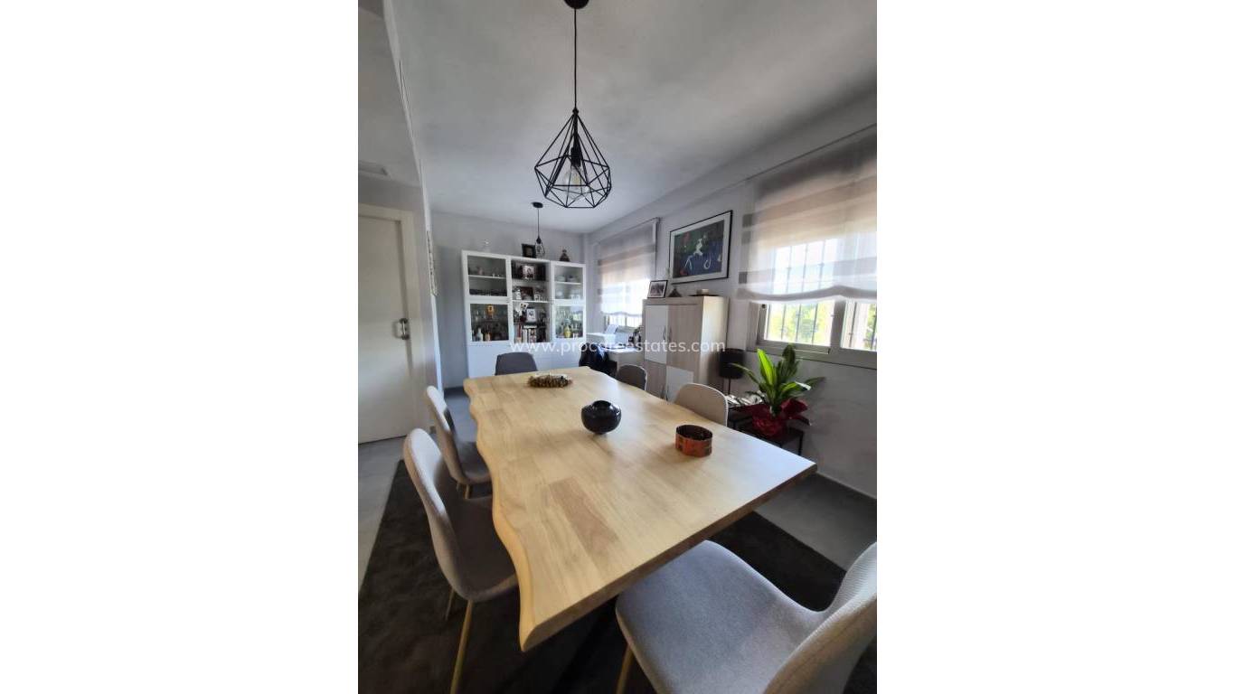 Resale - Apartment - Torrevieja - Aguas Nuevas