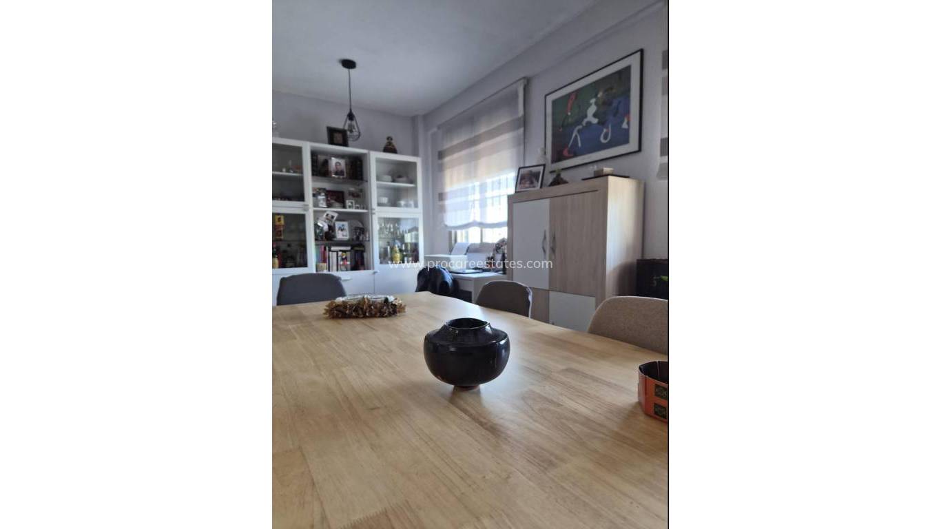 Resale - Apartment - Torrevieja - Aguas Nuevas