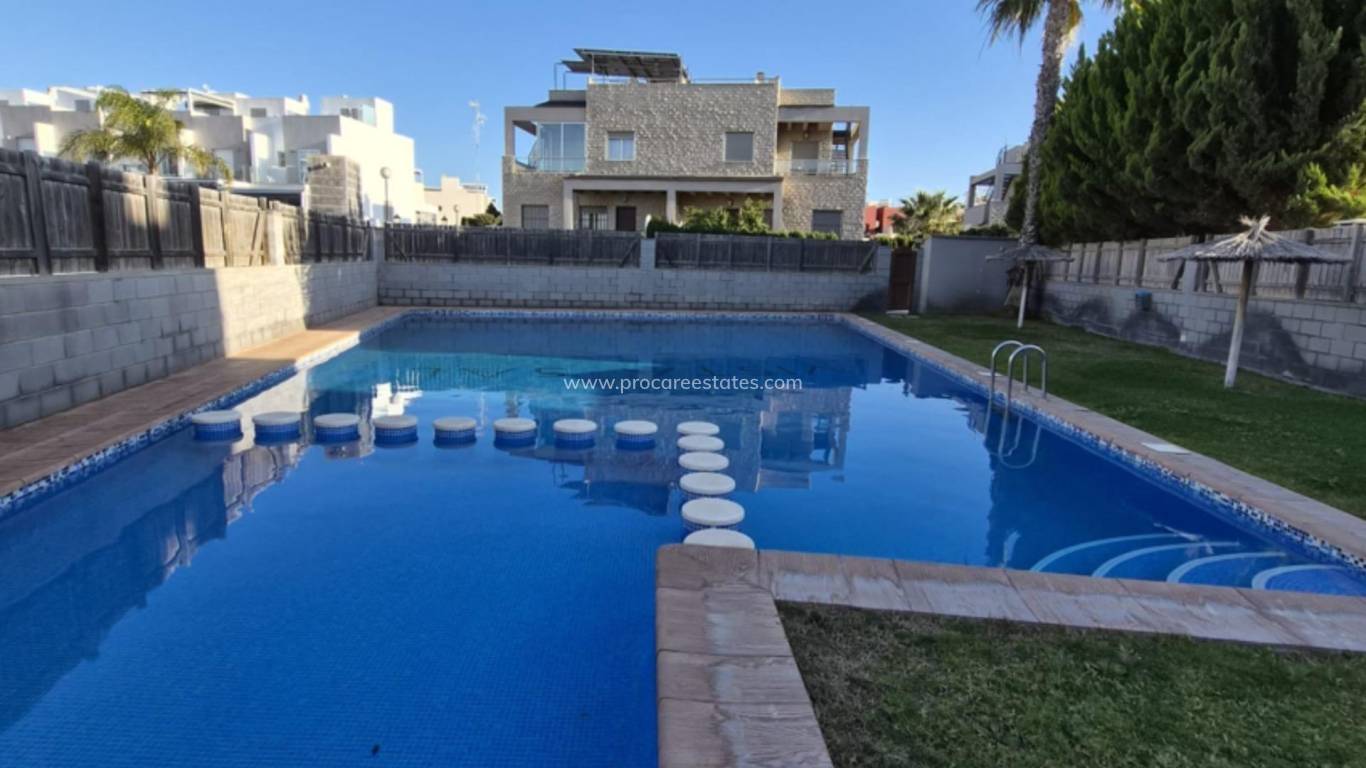 Resale - Apartment - Torrevieja - Aguas Nuevas
