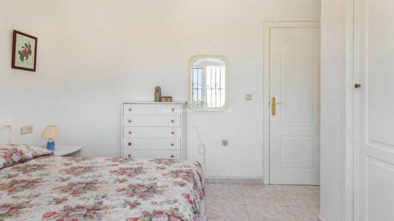 Resale - Apartment - Torrevieja - Cabo Cervera