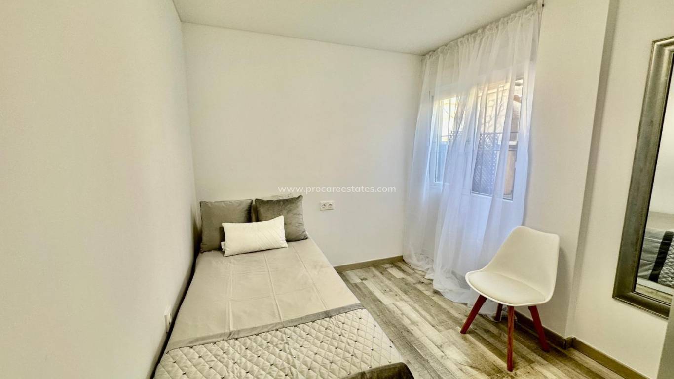 Resale - Apartment - Torrevieja - Cabo Cervera