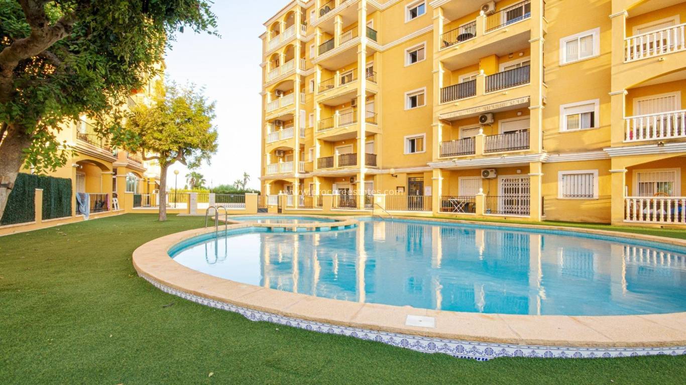 Resale - Apartment - Torrevieja - Cabo Cervera