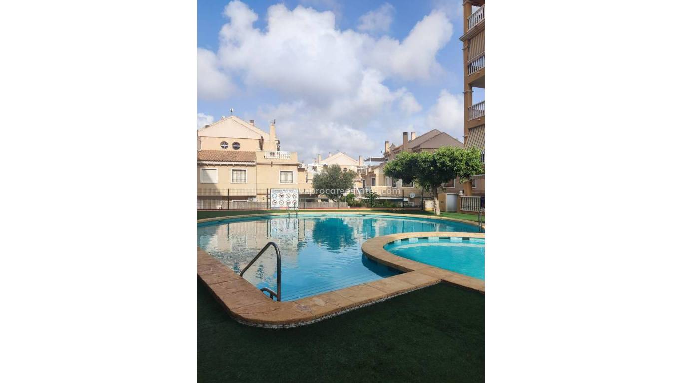 Resale - Apartment - Torrevieja - Cabo Cervera