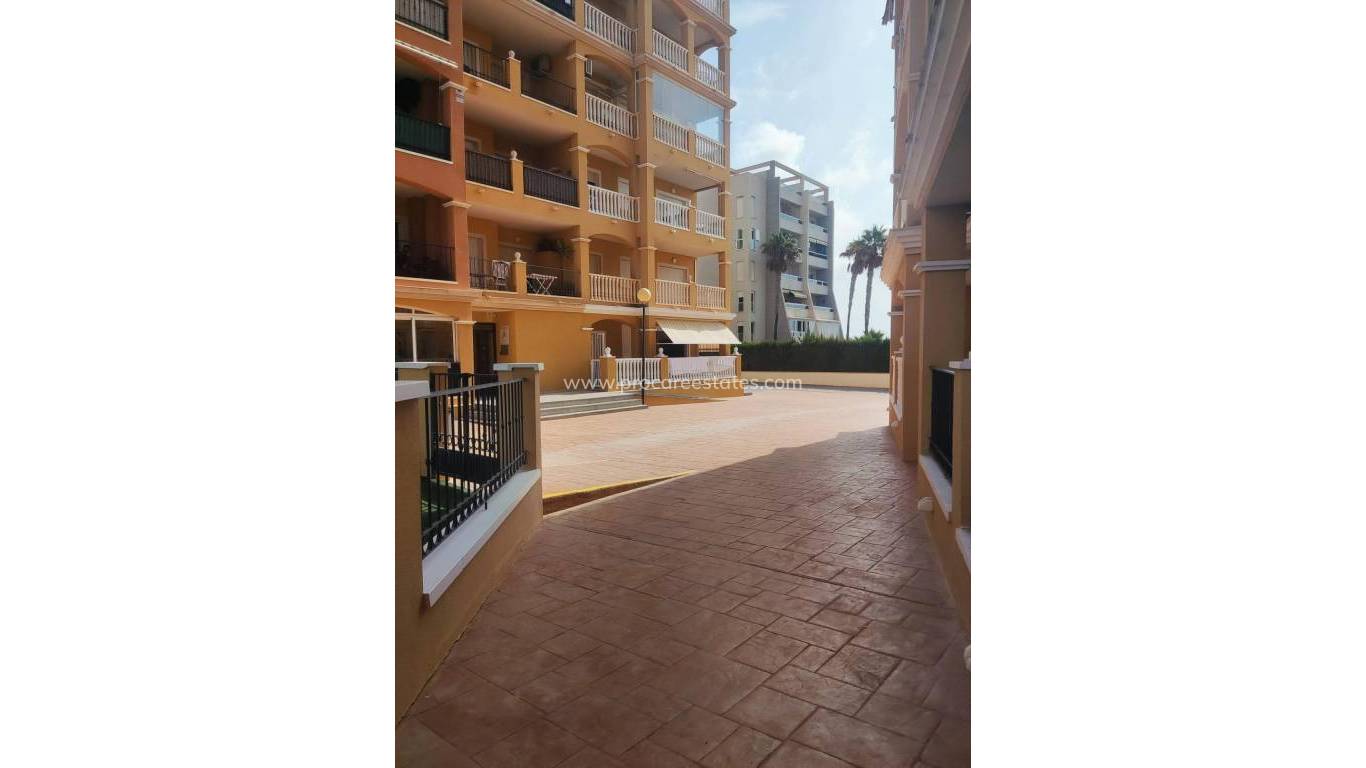 Resale - Apartment - Torrevieja - Cabo Cervera