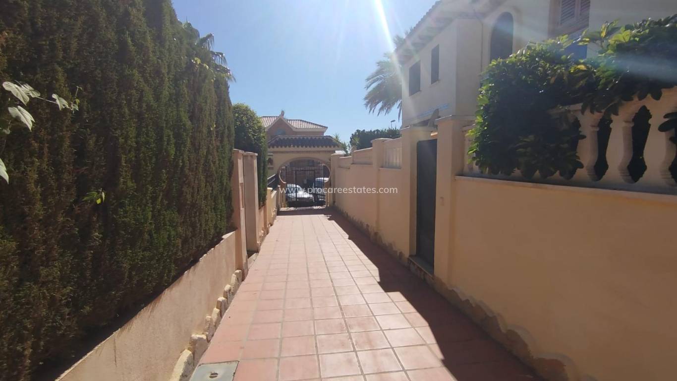 Resale - Apartment - Torrevieja - Cabo Cervera